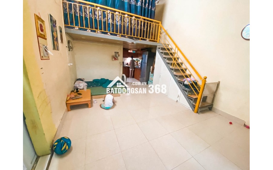 Bán nhà gấp Ngõ 156 Tam Trinh,Hoàng Mai - Diện tích 36m2 - Ôtô đỗ cửa cách 15m - Ngõ thông - Có sân để xe - 1,7 tỷ